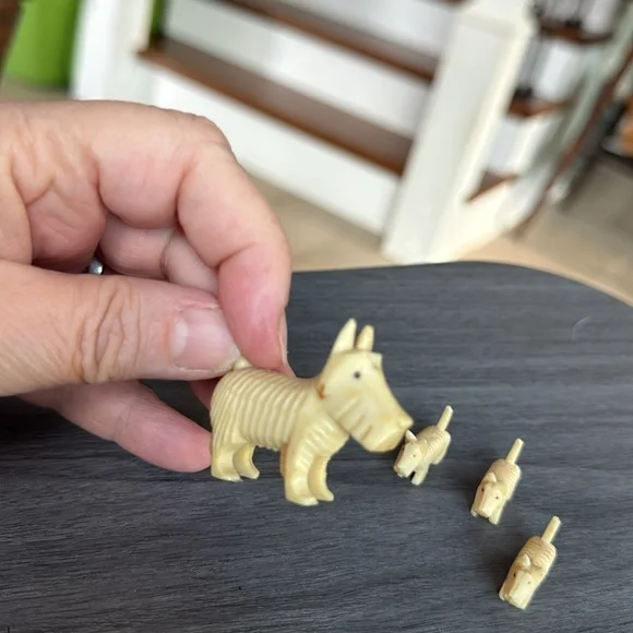 Set of Four Westie Scotty Dog Figurines - Picture 4 of 4